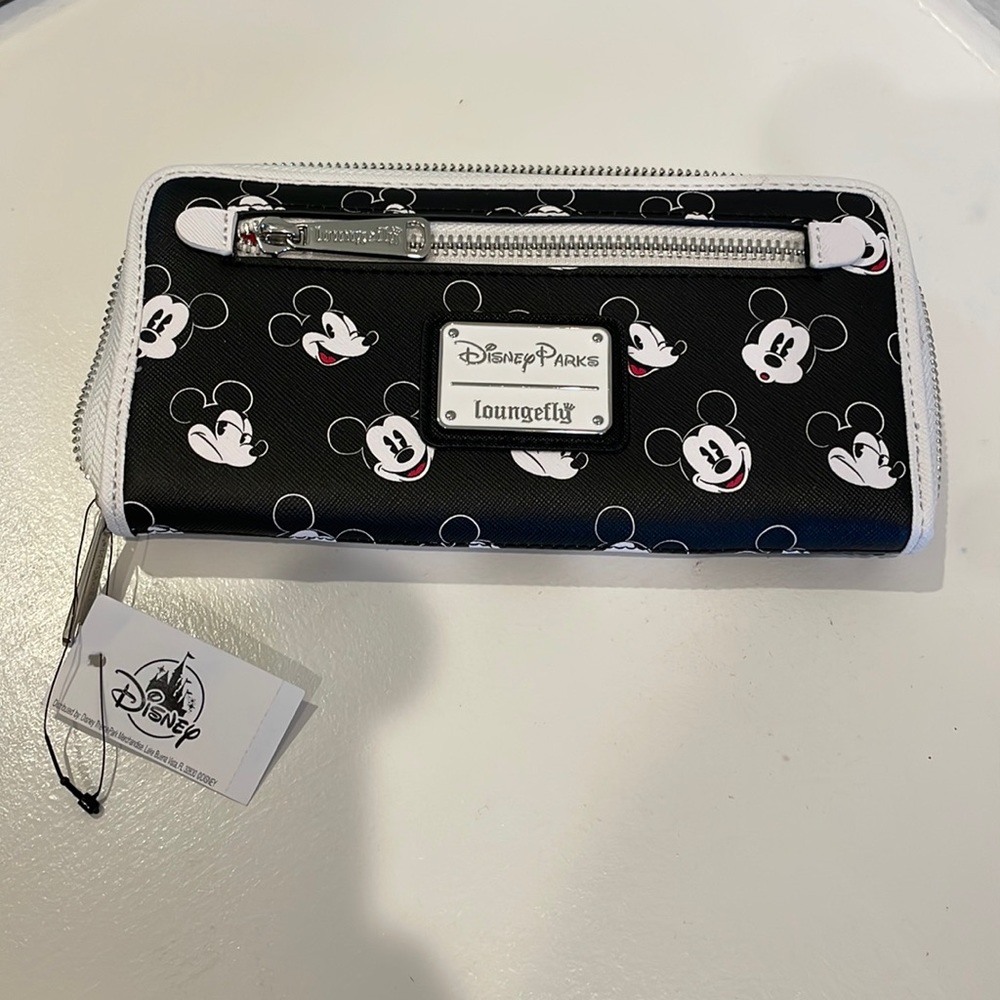 Long wallet Loungefly brand new with tag
